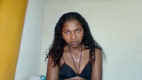 Snapshot of mila_lunah chatting on May 1, 1:43 am mila_lunah online show from May 1, 1:43 am
