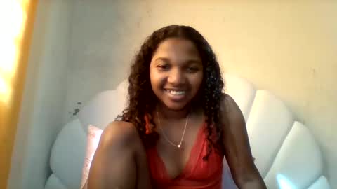 Snapshot of mila_lunah chatting on May 20, 5:35 am mila_lunah online show from May 20, 5:35 am