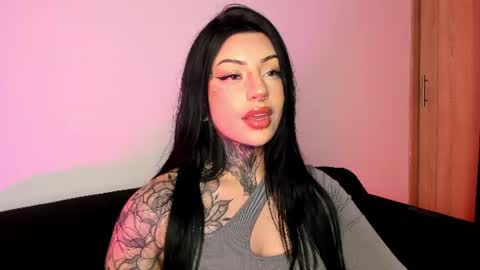Snapshot of mila_monty__ chatting on July 8, 4:39 am online show from July 8, 4:39 am