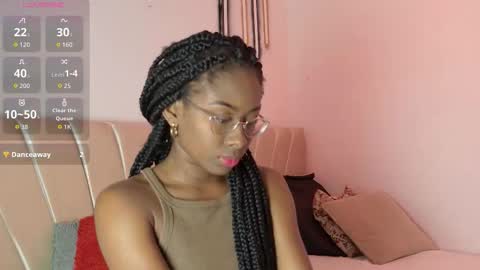 Snapshot of mila_n_max chatting on October 25, 12:45 pm Mila Max online show from October 25, 12:45 pm