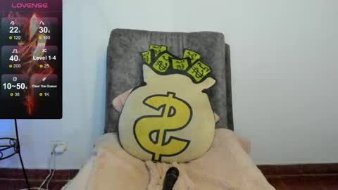 Snapshot of mila_paramo chatting on April 21, 2:51 am Camila online show from April 21, 2:51 am