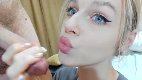 Julia and Edson online show from December 29, 1:34 am