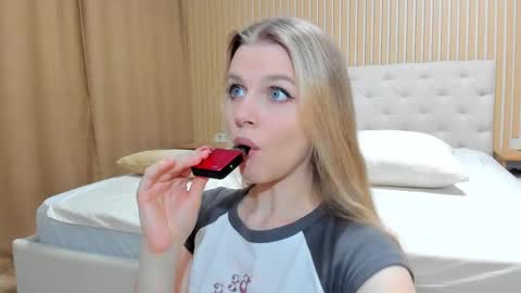 Julia and Edson online show from February 10, 3:57 am