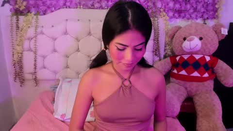 laura online show from March 29, 1:16 am