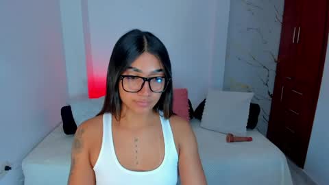 Snapshot of mila_rose1 chatting on April 20, 3:09 am martina online show from April 20, 3:09 am