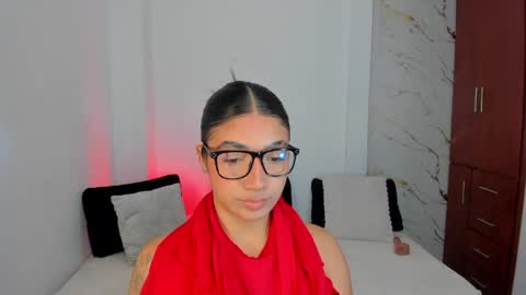 Snapshot of mila_rose1 chatting on May 19, 12:38 am martina online show from May 19, 12:38 am