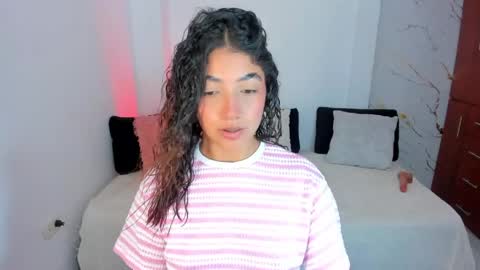 Snapshot of mila_rose1 chatting on May 28, 1:47 am martina online show from May 28, 1:47 am