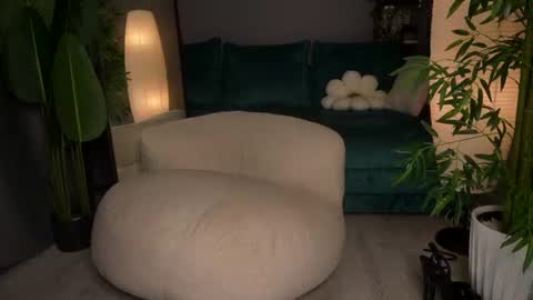 Mila Sapphire online show from July 26, 7:04 am