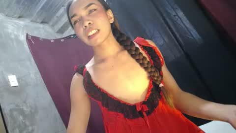 mila_seductressxx online show from June 12, 1:04 am