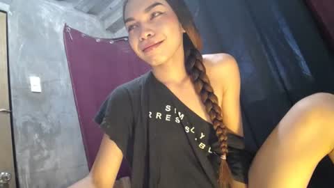 mila_seductressxx online show from June 16, 12:46 am