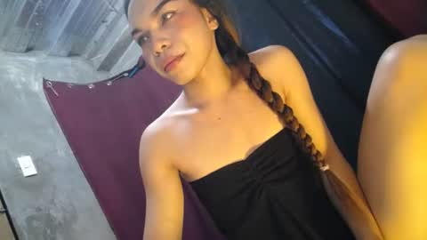 mila_seductressxx online show from June 18, 1:06 am