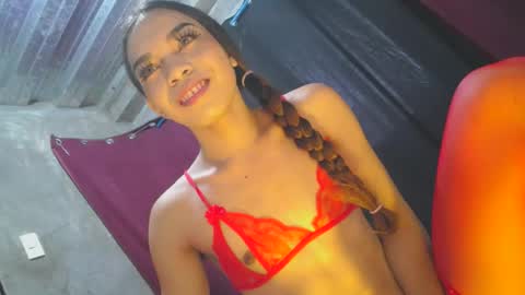 mila_seductressxx online show from June 30, 1:39 am