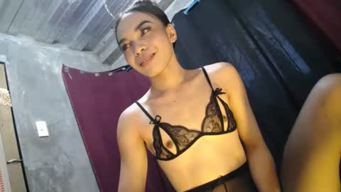 mila_seductressxx online show from July 6, 1:46 am
