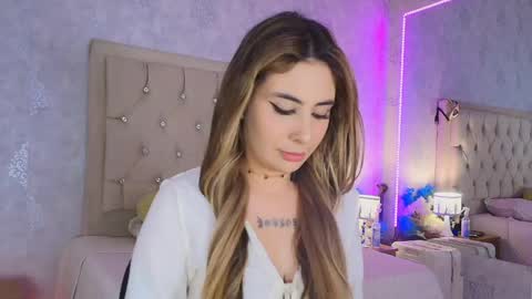 Snapshot of mila_smirnovavk chatting on March 21, 4:06 am MILA online show from March 21, 4:06 am