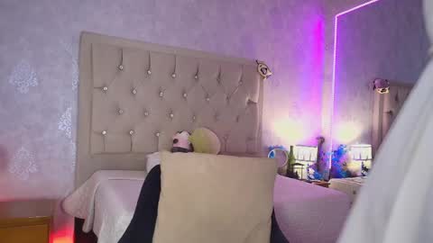 Snapshot of mila_smirnovavk chatting on March 28, 4:34 am MILA online show from March 28, 4:34 am