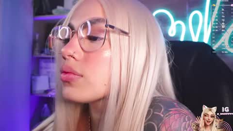 Snapshot of mila_snoow chatting on May 15, 3:30 pm M I L A online show from May 15, 3:30 pm