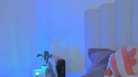 mila_stark333 online show from January 16, 3:54 am