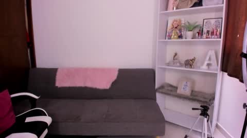 Mila online show from September 19, 7:25 pm