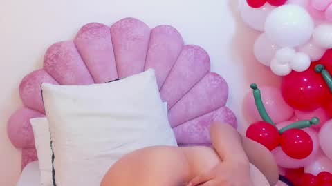 Snapshot of milaaadams chatting on April 18, 7:07 pm mila online show from April 18, 7:07 pm