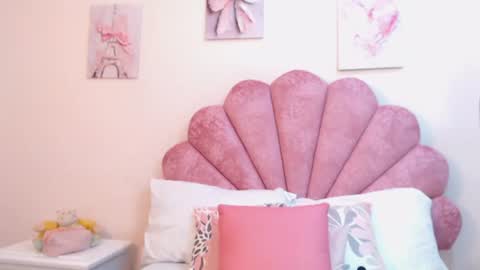 mila online show from June 13, 10:35 am