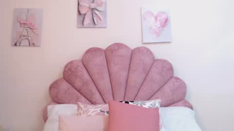 mila online show from June 28, 10:43 am