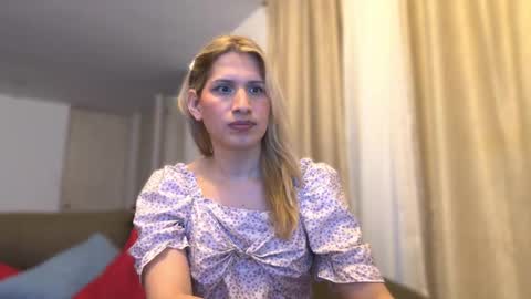 Mila Blossom online show from December 22, 10:56 am