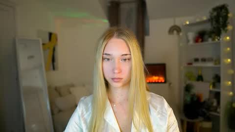 MilaBunny1 online show from February 12, 2:23 pm