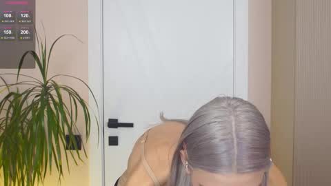 Mila and u can call me sweet bunny online show from December 1, 9:58 am