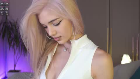 Snapshot of milabunny_ chatting on February 27, 11:10 am Mila and u can call me sweet bunny online show from February 27, 11:10 am