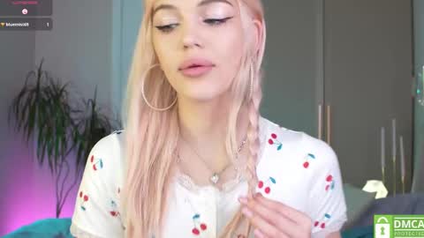 Snapshot of milabunny_ chatting on March 14, 9:48 am Mila and u can call me sweet bunny online show from March 14, 9:48 am