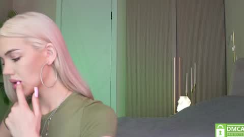 Mila and u can call me sweet bunny online show from May 29, 10:13 am