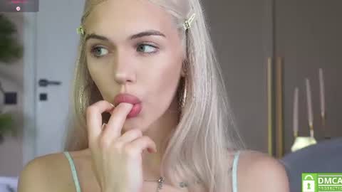 Mila and u can call me sweet bunny online show from June 12, 11:31 am