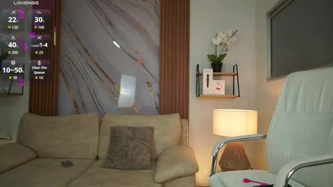 Snapshot of milacrave chatting on October 11, 11:42 am milacrave online show from October 11, 11:42 am