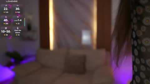 Snapshot of milacrave chatting on November 18, 11:47 am milacrave online show from November 18, 11:47 am