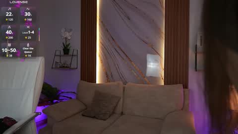 Snapshot of milacrave chatting on November 29, 11:57 am milacrave online show from November 29, 11:57 am