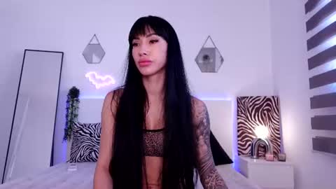 Snapshot of miladenver chatting on August 4, 9:01 am Mila online show from August 4, 9:01 am