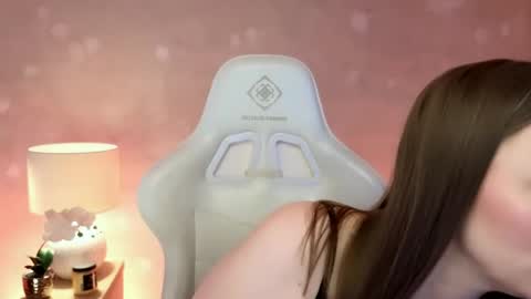 Mila Fleur online show from May 3, 2:01 pm