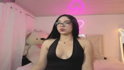 milah_tay online show from April 25, 11:35 am
