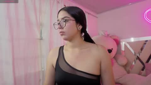 milah_tay online show from May 23, 11:36 am