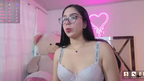 milah_tay online show from May 30, 11:40 am