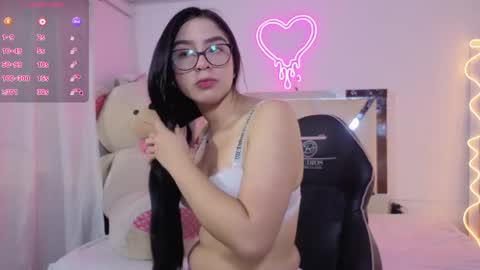 milah_tay online show from June 6, 11:37 am