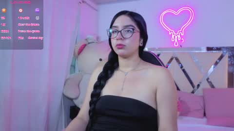 milah_tay online show from July 1, 11:23 am