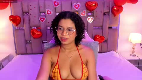 Snapshot of milahall__ chatting on February 17, 3:58 am Milenna online show from February 17, 3:58 am