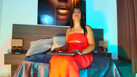 Snapshot of milahot23 chatting on May 1, 11:04 am mila online show from May 1, 11:04 am