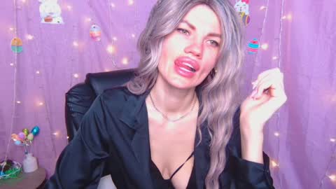 Snapshot of milaloona chatting on April 9, 7:03 am Milaloona online show from April 9, 7:03 am