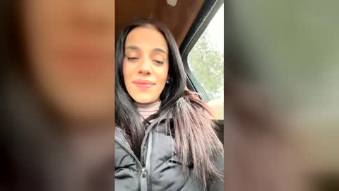 milalunaa online show from March 19, 12:09 pm