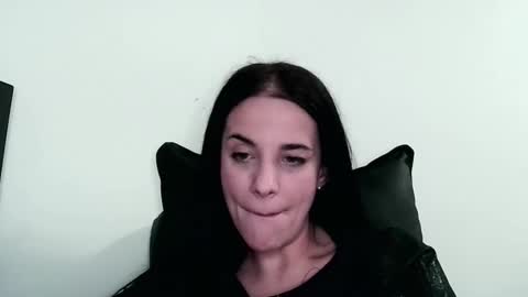 milalunaa online show from March 22, 9:18 pm