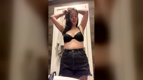 milalunaa online show from March 24, 6:51 am