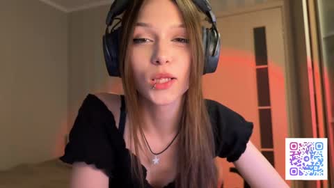 milamiuu online show from March 8, 3:49 pm