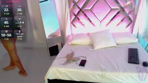 MilaMonroeXX online show from June 21, 2:25 am